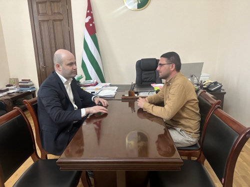 Сегодня состоялась встреча Спикера Парламента Республики Абхазия Лаши Ашуба с депутатом Сухумского городского собрания Иналом Тужба