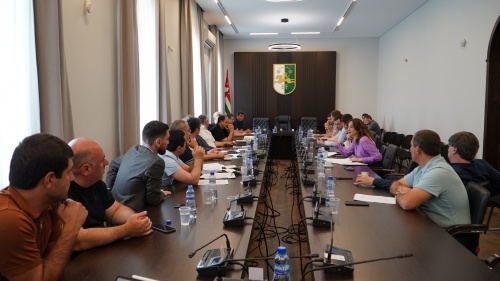  Участники заседания парламентского Комитета обсудили вопросы инвестиций в экономику республики