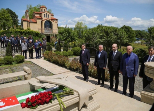 Апарламент адепутатцәа Сергеи Багаԥшь ҳаҭырла дыргәаладыршәеит