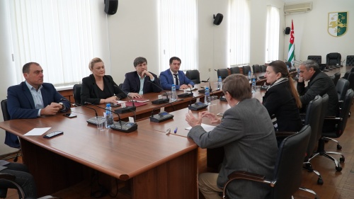 Имҩаԥысит Рашида Аибеи Сергеи Филатови реиԥылара