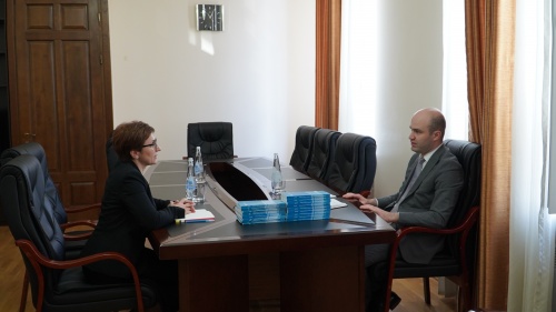 В Парламент поступил ежегодный доклад Уполномоченного по правам человека в Республике Абхазия