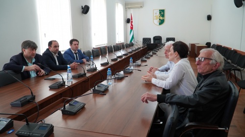 В Парламенте обсудили возможность внесения изменений в Закон «О государственных наградах и почетных званиях Республики Абхазия»