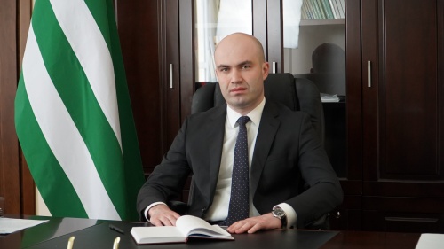 Ашәба Лаша Алан Алборов Алада Уаԥстәыла Ареспублика Аконституциа амш идиныҳәалеит
