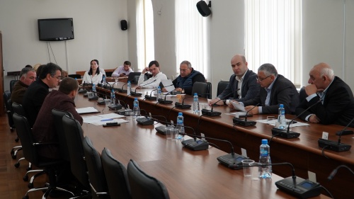 Апарламенттә еилакы Аконтрольтә палата аныҟәгаразы абиуџьеттә харџьынҵа апроект иахәаԥшит
