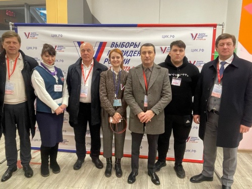 Сегодня делегация международных наблюдателей от Парламента Республики Абхазия посетила  избирательные участки в центральном округе города Москвы