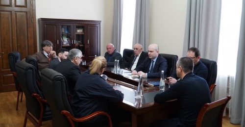 Лаша Ашуба провел рабочее совещание с председателями парламентских комитетов