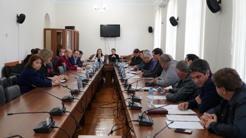 Абиуџьети, акредиттә еиҿкаарақәеи, ашәахтәқәеи, афинансқәеи рзы аилак азҵаарақәа жәпакы инарымаданы аӡыӡбақәа аднакылеит
