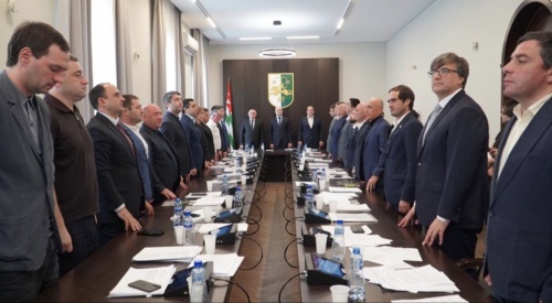 Адепутатцәа минуҭктәи аҿымҭрала Лакоба Станислав Зосим-иԥа ҳаҭырла дыргәаладыршәеит