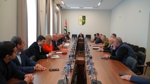 Состоялась заседание парламентского комитета с участием представителей Министерства обороны Республики Абхазия