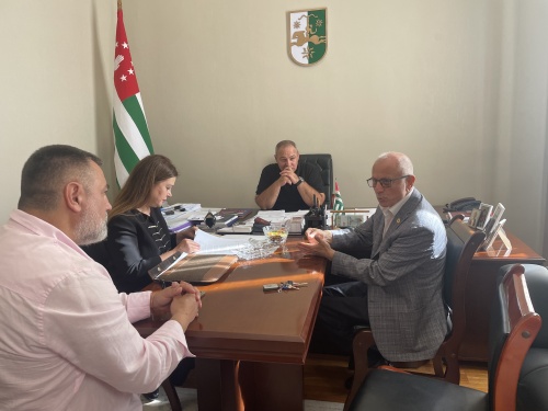 Кан Кварчия провел встречу с представителями абхазкой диаспоры в Турецкой Республике