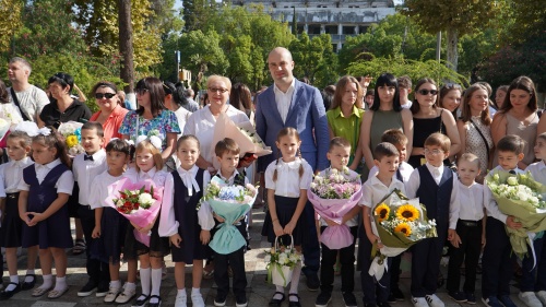 Сегодня во всех школах Республики Абхазия прозвенел первый звонок