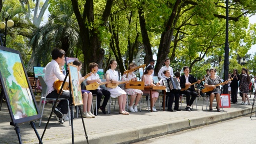 Лаша Ашәба Ахәыҷқәа рыхьчара жәларбжьаратәи амш азы адныҳәалара ҟаиҵеит