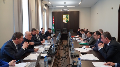  В Парламенте продолжилось обсуждение Закона Республики Абхазия «О кадастре недвижимости»